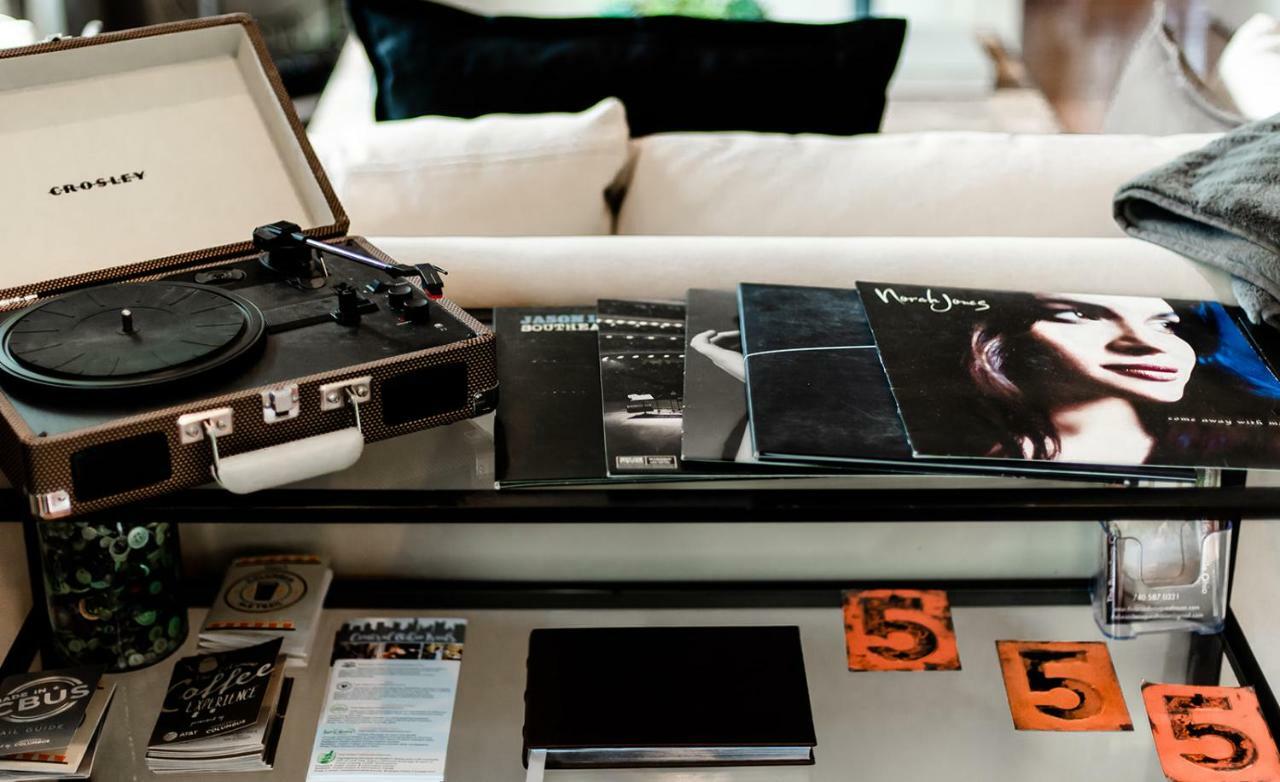 Studio 555 Granville Eksteriør billede